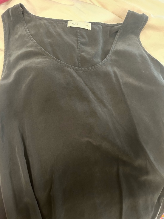 Grana Tops - Grana Black Silk Scoop-Neck Camisole